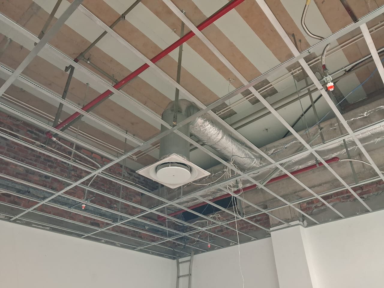 Ceiling prepared for waterproofing